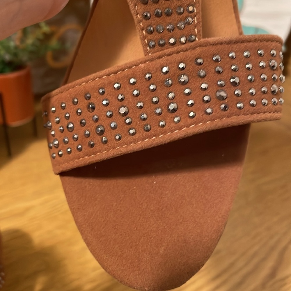 🤪🤪🤪BOGOHO 🤪🤪🤪Forever 21 Embellished Platform Heels - Picture 8 of 13